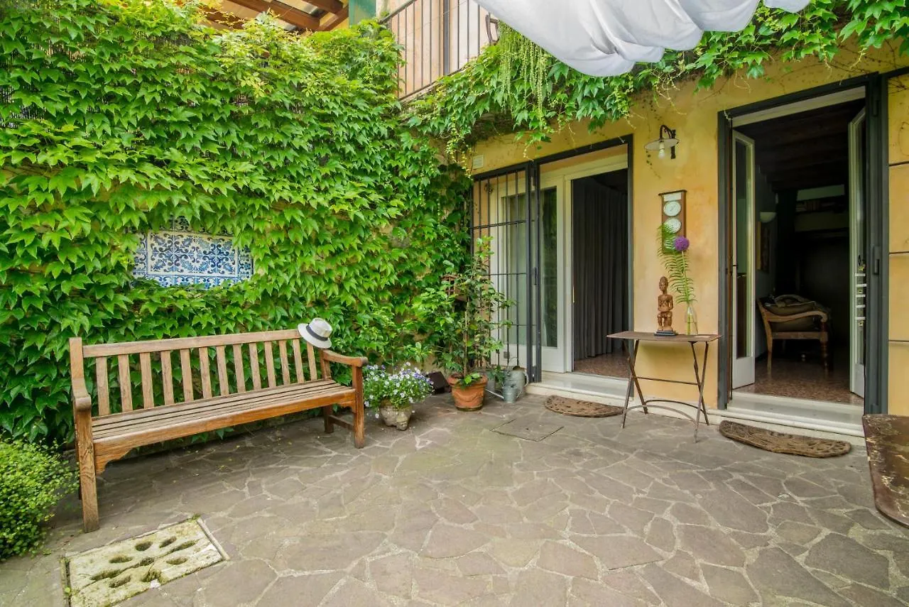 Portico Rosso B&B Vicenza 2*,  Italy